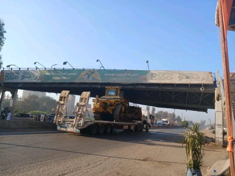 أحد كباري المشاه بطريق بنها القاهرة الزراعي