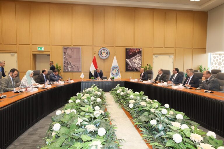 لقاء وزير المالية ورئيس جهاز المشروعات