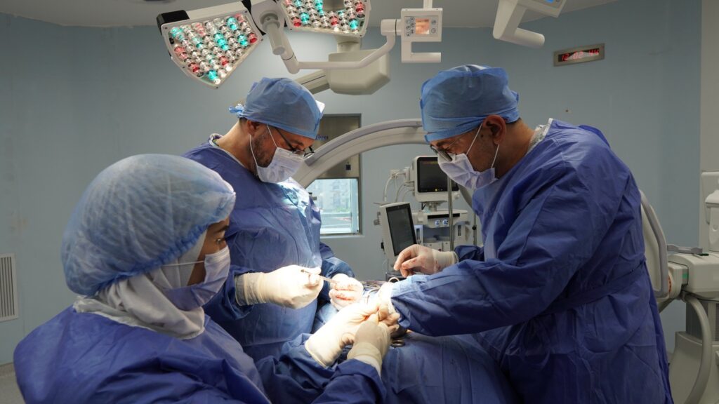 عمليات المخ والأعصاب