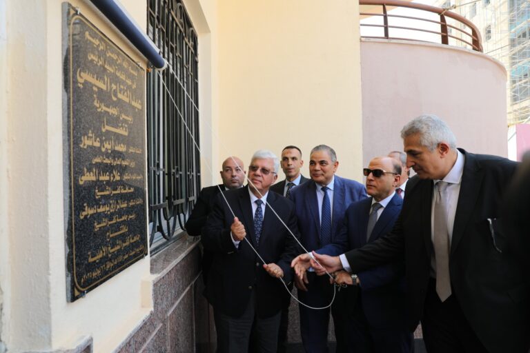 وزير التعليم العالي يفتح الجامعات الأهلية