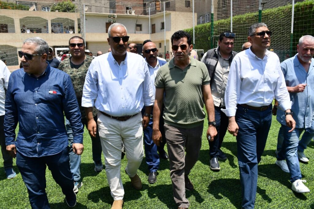 وزير الشباب يفتتح المنشآت الرياضية