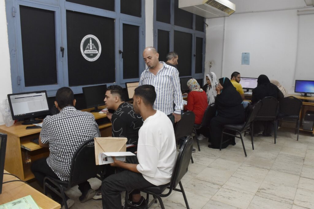 طلاب الثانوية العامة بمكتب التنسيق
