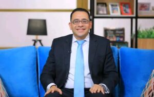 د. عمرو حسن أستاذ أمراض النساء والتوليد جامعة القاهرة