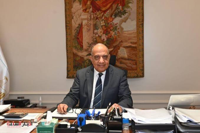د. محمود عصمت وزير الكهرباء