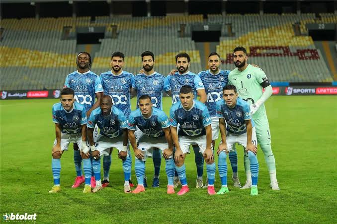 فريق نادي بيراميدز