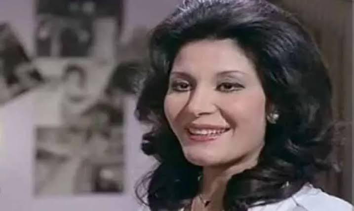 الفنانة زيزي مصطفى