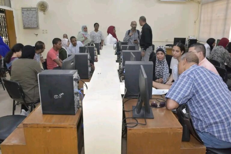 طلاب الثانوية العامة بمكتب التنسيق
