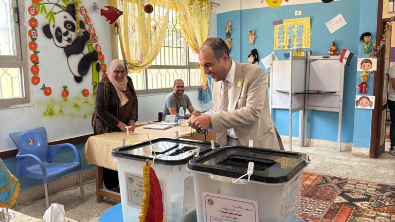 أحمد الشرقاوي يدلي بصوته في الانتخابات