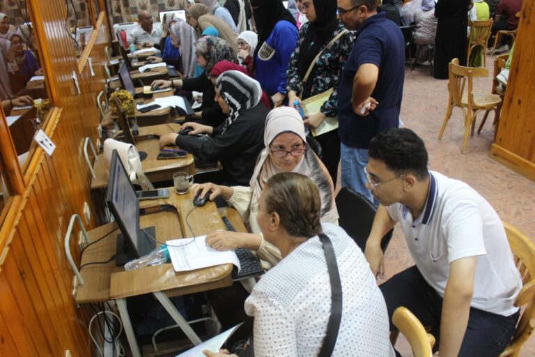 طلاب الثانوية العامة بمكتب التنسيق