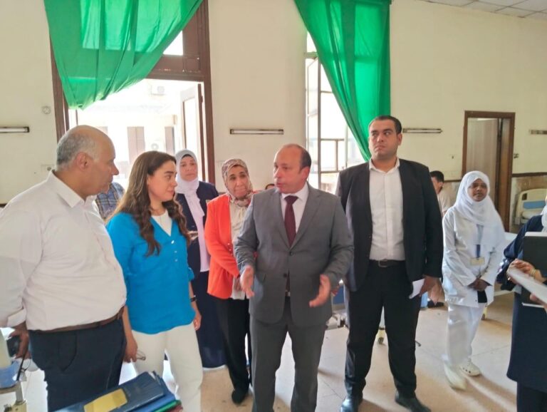 جولة عميد طب قصر العيني داخل المستشفيات