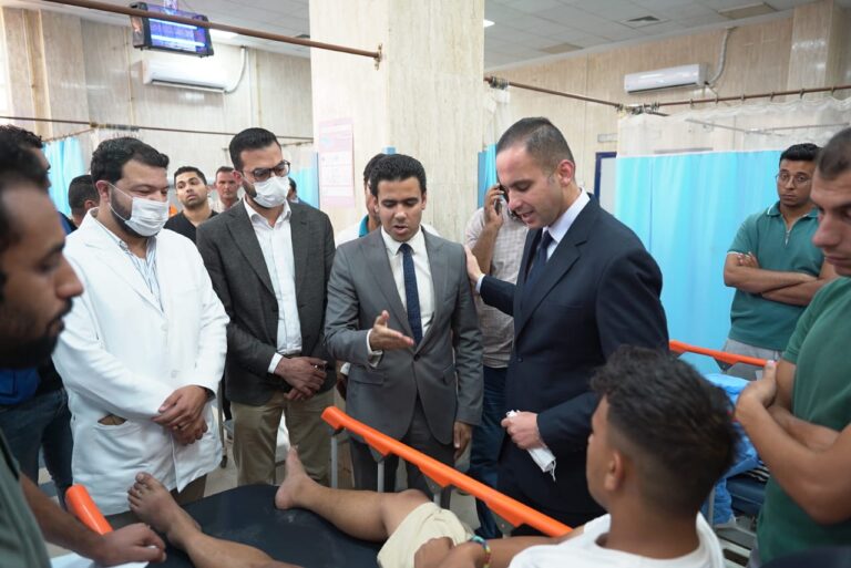 نائب وزير الصحة يزور المصابين