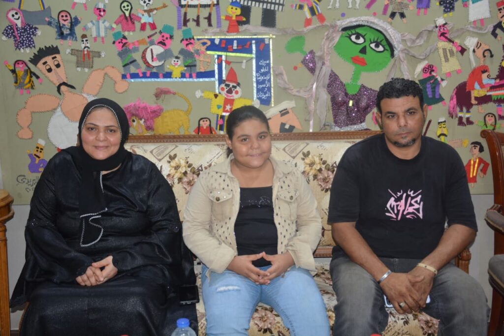 الطفلة هايدي وأسرتها