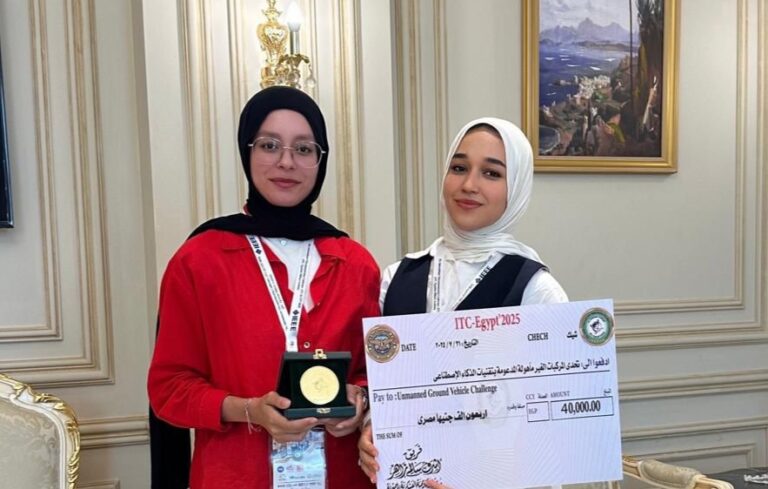 طالبات كلية علوم وهندسة الحاسب بجامعة المنصورة الجديدة