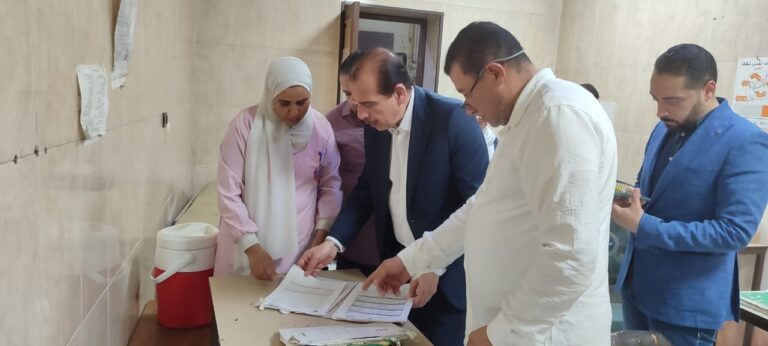 جولة نائب وزير الصحة لمستشفي أم المصريين
