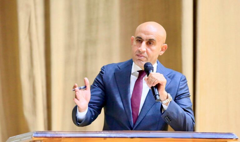 محمد عبداللطيف وزير التربية والتعليم