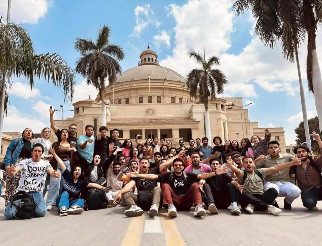طلاب جامعة القاهرة