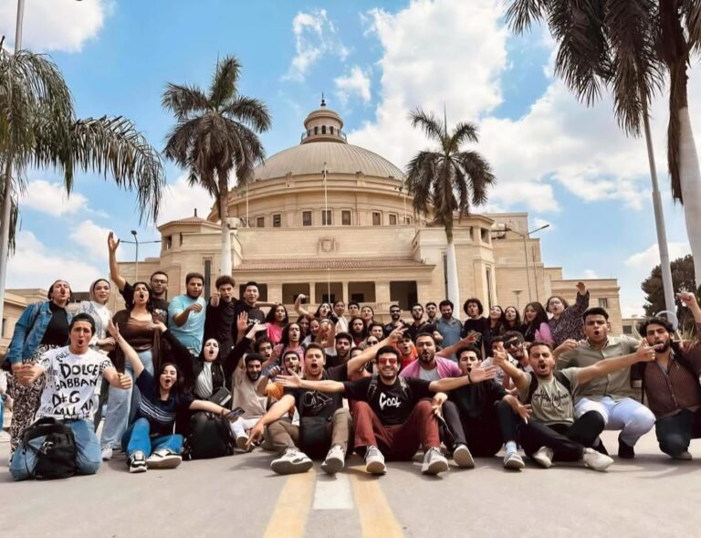 طلاب جامعة القاهرة