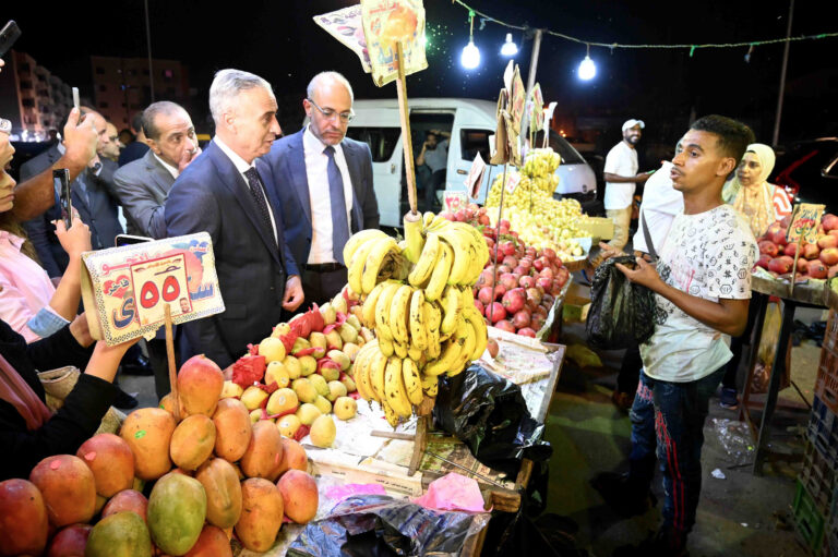 جولة رئيس جهاز حماية المستهلك في الاسواق