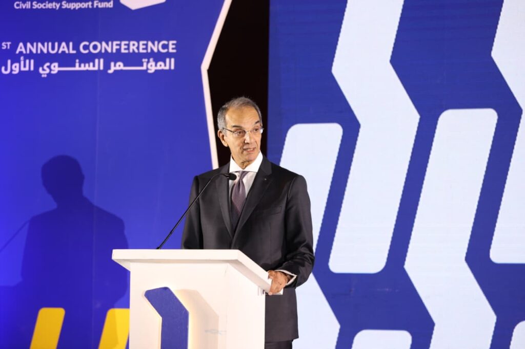د. عمرو طلعت وزير الاتصالات