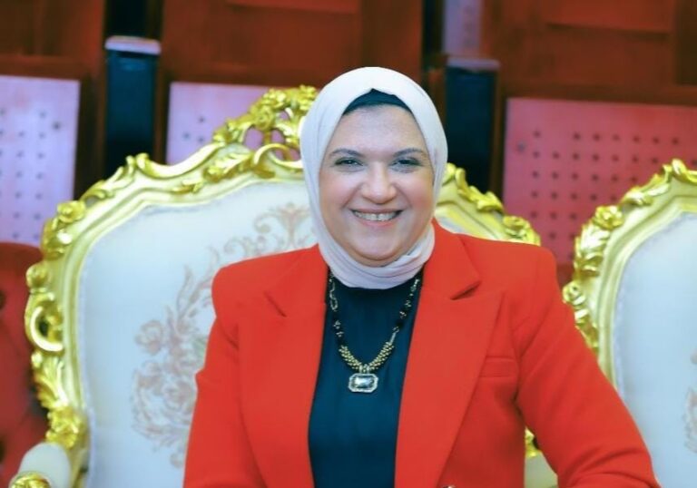 د. ولاء العقاد عميد كلية الإعلام بنات بجامعة الأزهر