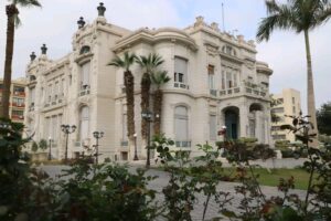 جامعة عين شمس