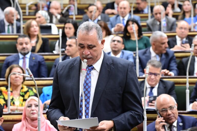 عبدالحليم علام نقيب المحامين