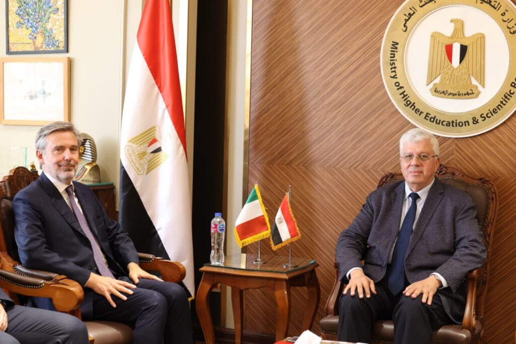 لقاء وزير التعليم العالي والسفير الايطالي