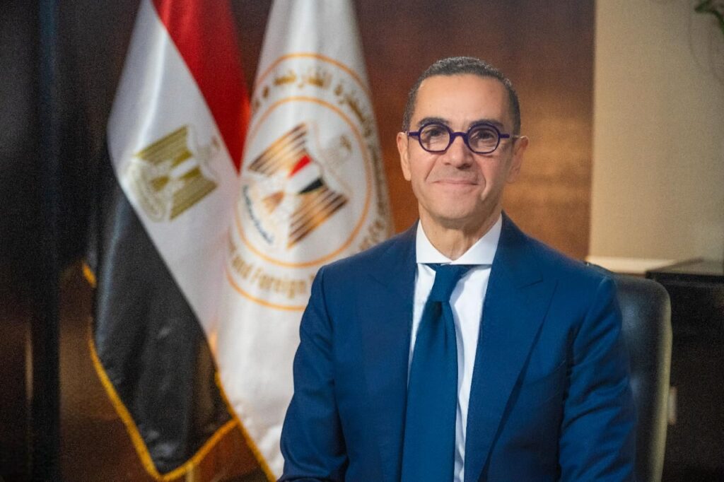 حسن الخطيب وزير الاستثمار