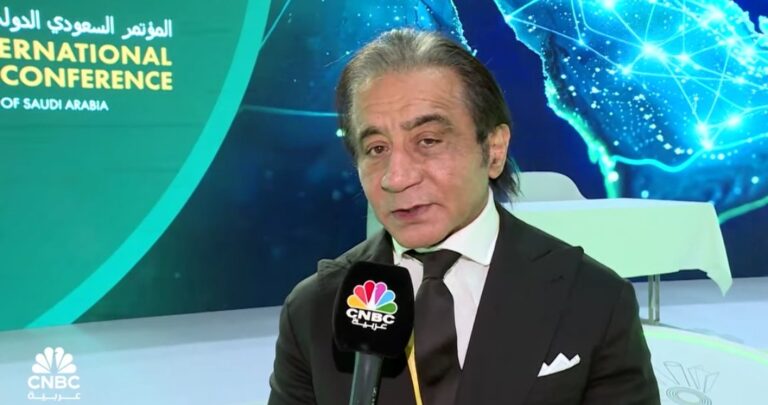 رجل الأعمال أحمد عز