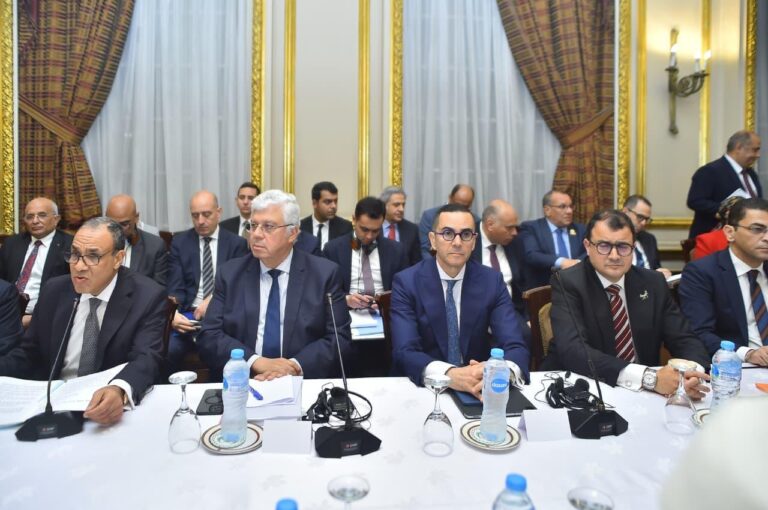 حسن الخطيب وزير الاستثمار