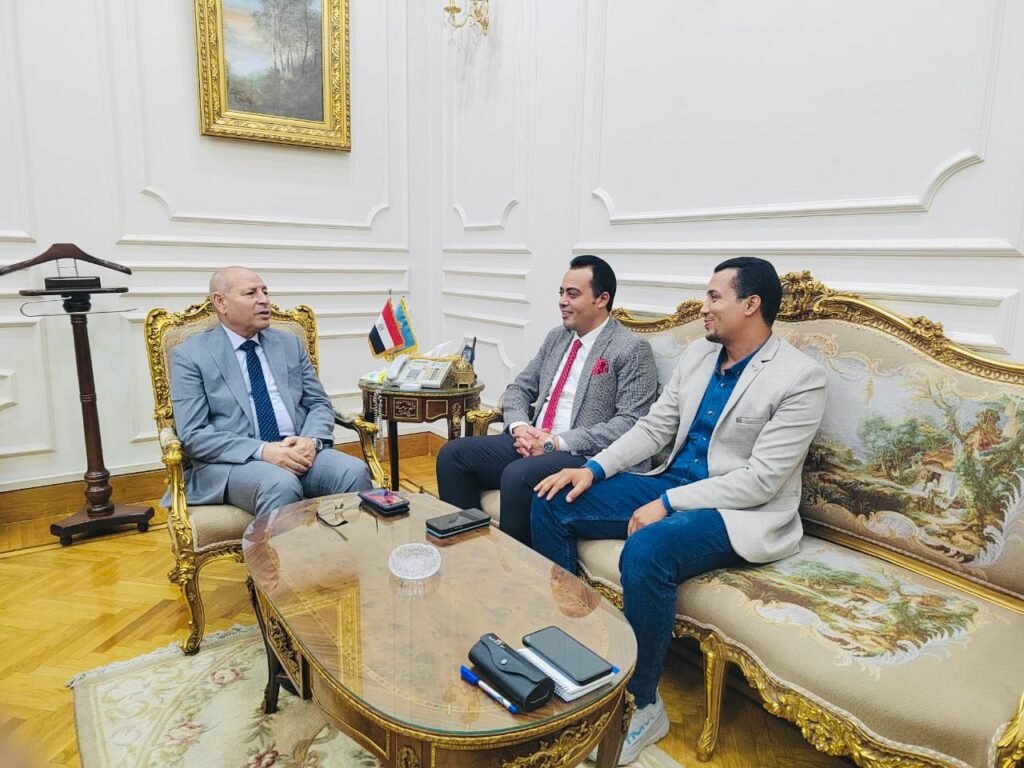 لقاء محافظ القاهرة ورئيس لجنة الشئون العربية
