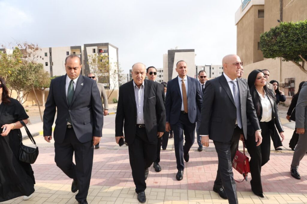 رئيس حزب الجبهة يدلي بصوته في الانتخابات