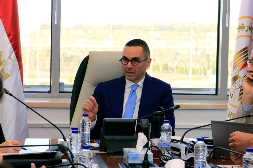 م..حسن الخطيب وزير الاستثمار