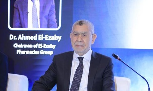 د. أحمد العزبي رئيس مجلس إدارة صيدليات العزبي