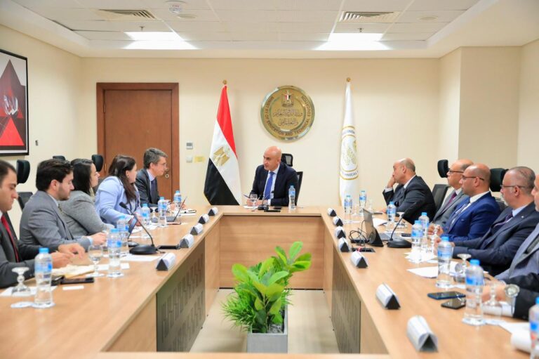 لقاء وزير التعليم ومدير البنك الدولي