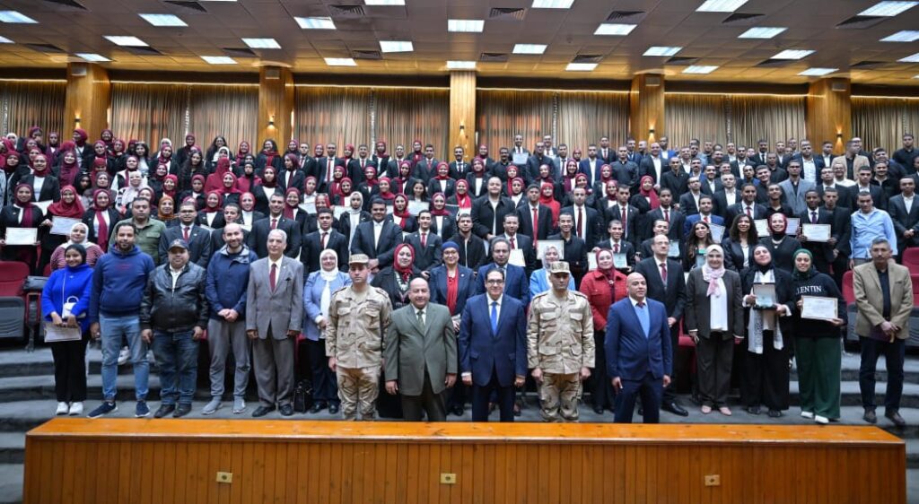 طلاب جامعة القاهرة