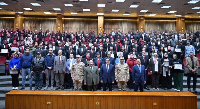 طلاب جامعة القاهرة