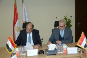 خلال توقيع البروتوكول