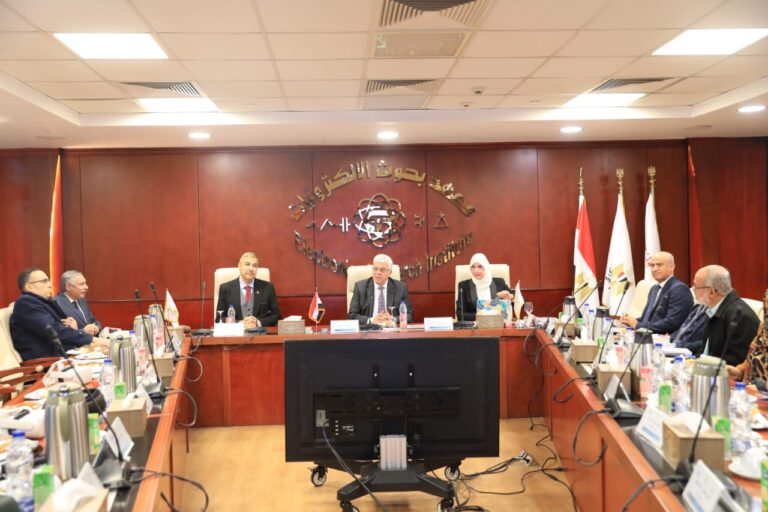 اجتماع مجلس معهد بحوث الإلكترونيات