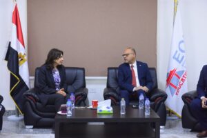 لقاء وزير العمل ورئيس الجامعة المصرية الصينية