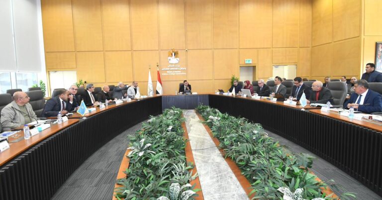 اجتماع وزير الإسكان