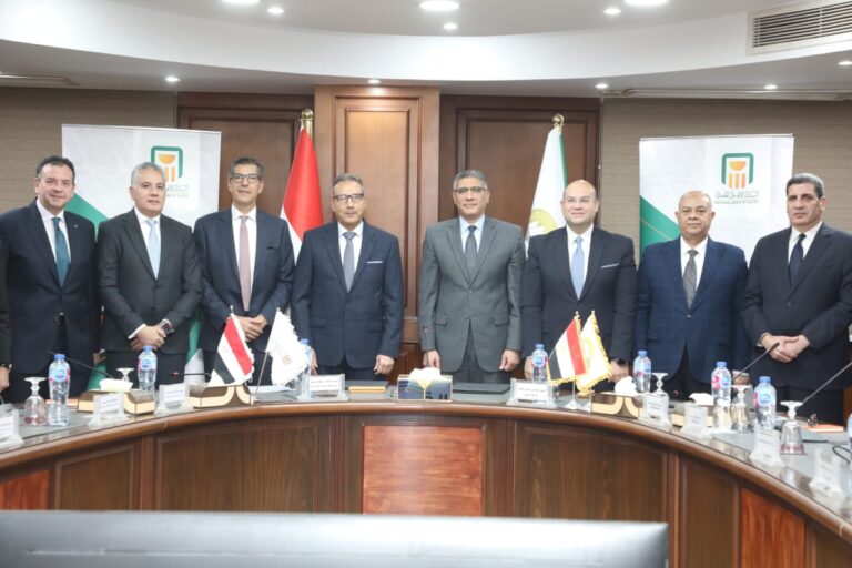 خلال توقيع البروتوكول