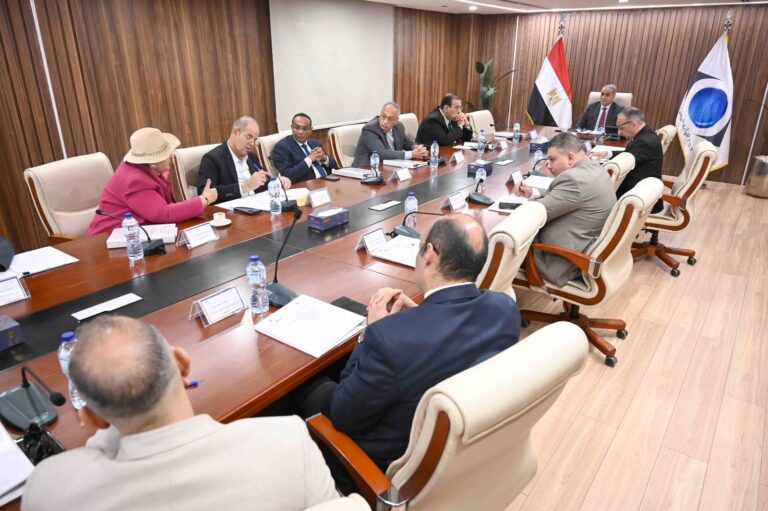 اجتماع رئيس جهاز حماية المستهلك