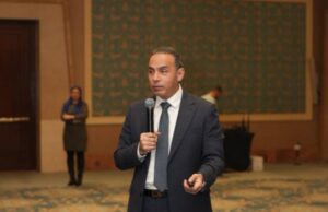 د. إسلام عزام رئيس البورصة