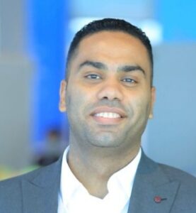 الكاتب الصحفي مصطفى متولي