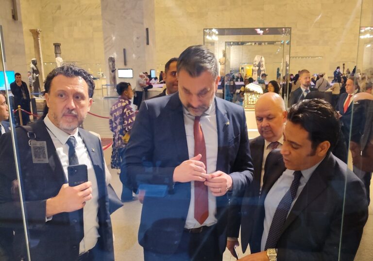 زيارة وزير خارجية البوسنة لمتحف الحضارة