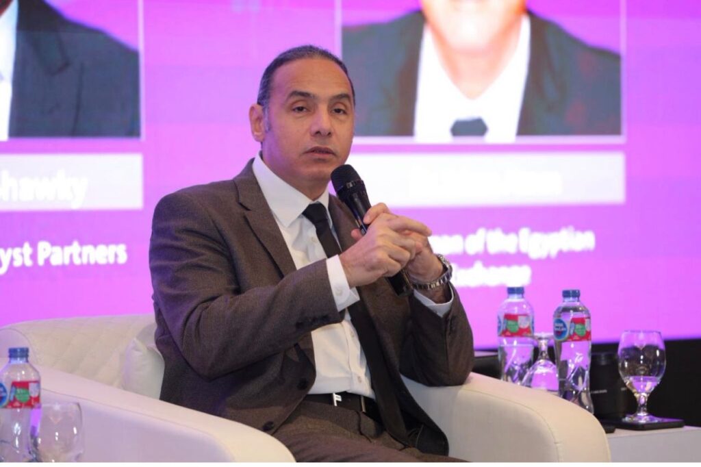 د. إسلام عزام رئيس البورصة