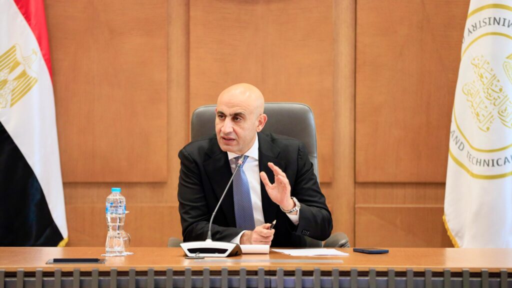 محمد عبداللطيف وزير التربية والتعليم