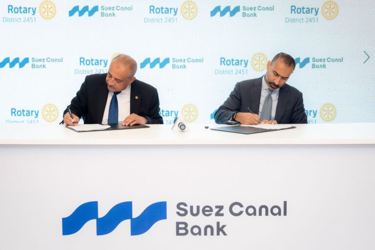 جانب من توقيع البروتوكول