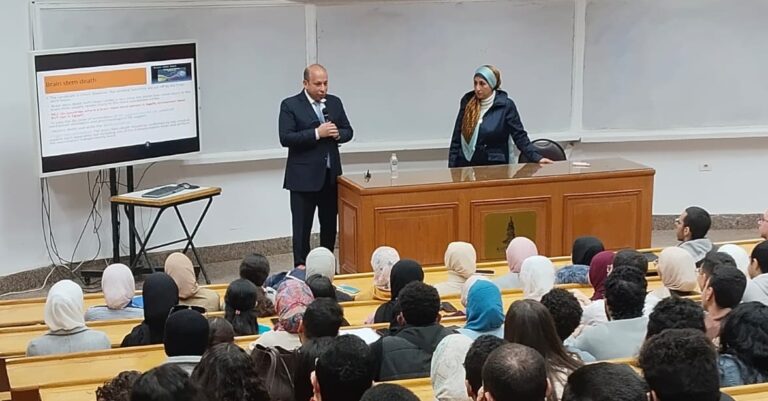 طلاب طب قصر العيني